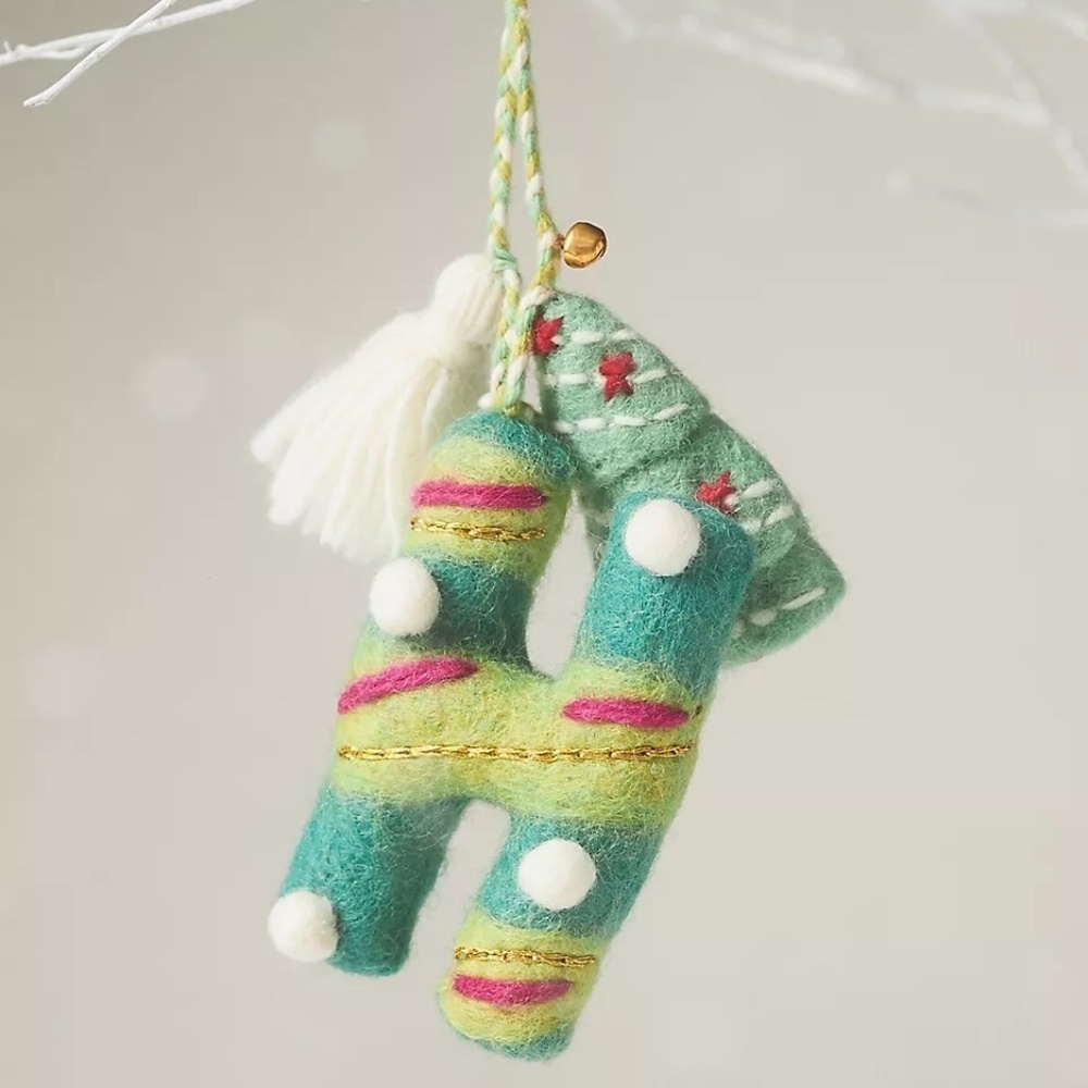 Anthropologie Jolly Felt Monogram Letter "H" Ornament NWT